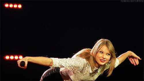Taylor-Swift-bowing-GIF